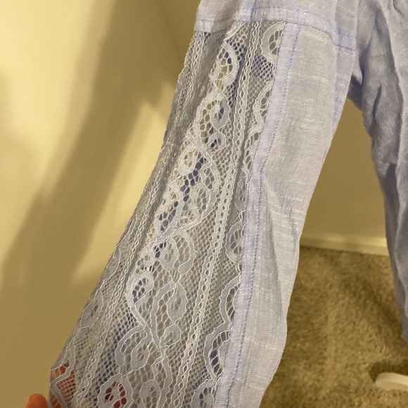 Crotchet detailed blouse - Picture 2 of 4